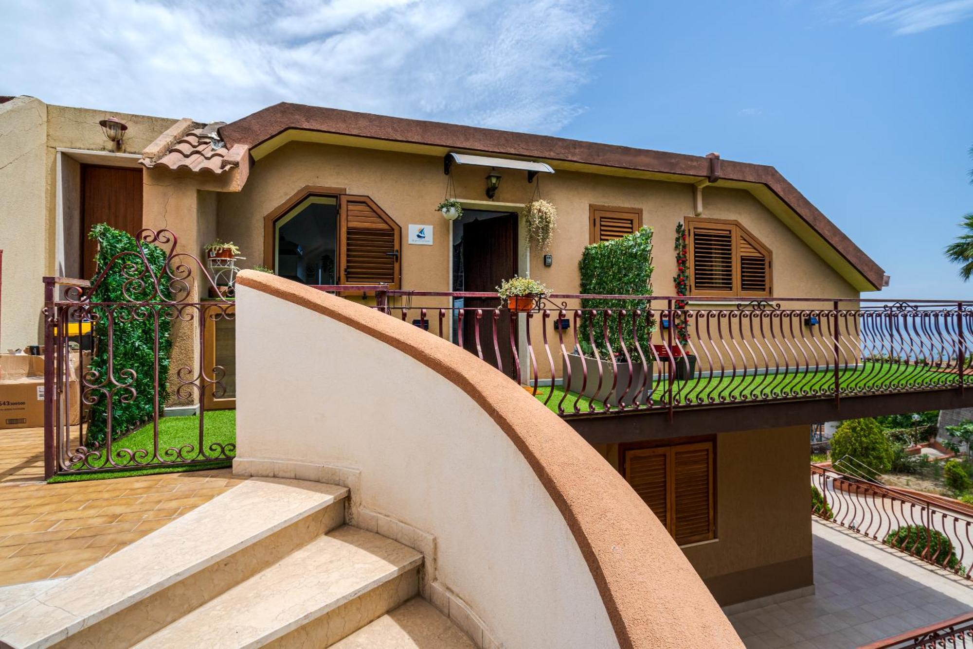 Ferienwohnung La Goccia Sul Mare Letojanni Exterior foto