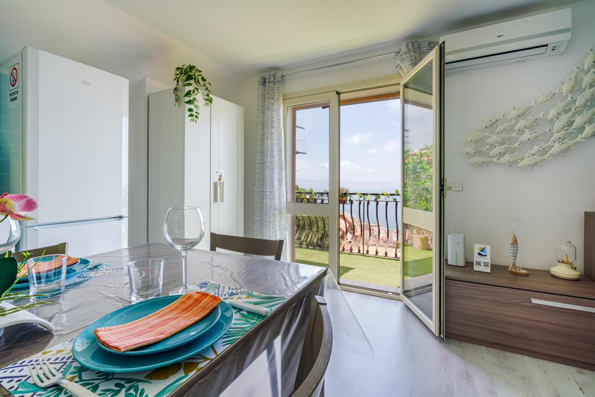 Ferienwohnung La Goccia Sul Mare Letojanni Exterior foto