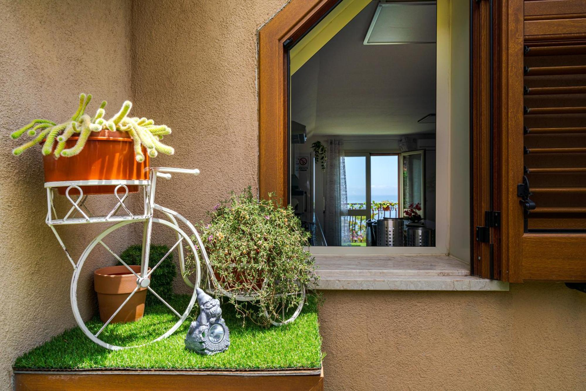 Ferienwohnung La Goccia Sul Mare Letojanni Exterior foto